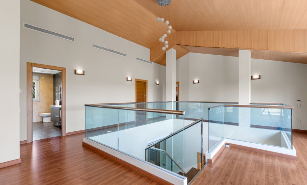 Odsprzedaż - Villa - Elche