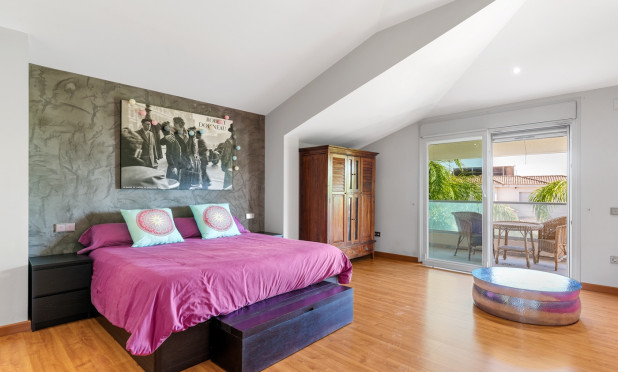 Odsprzedaż - Villa - Elche