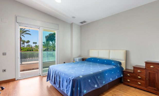 Odsprzedaż - Villa - Elche