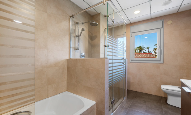 Odsprzedaż - Villa - Elche