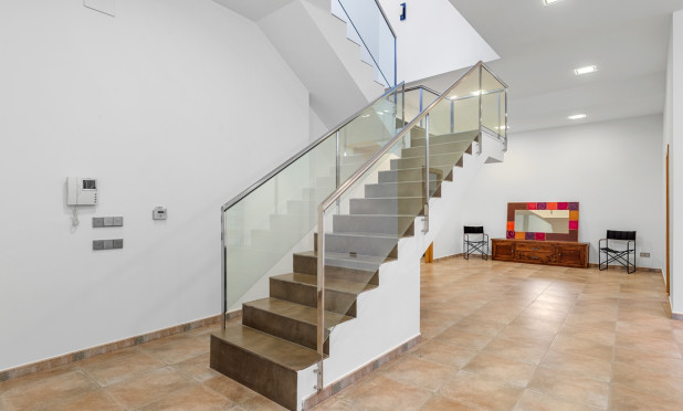 Odsprzedaż - Villa - Elche