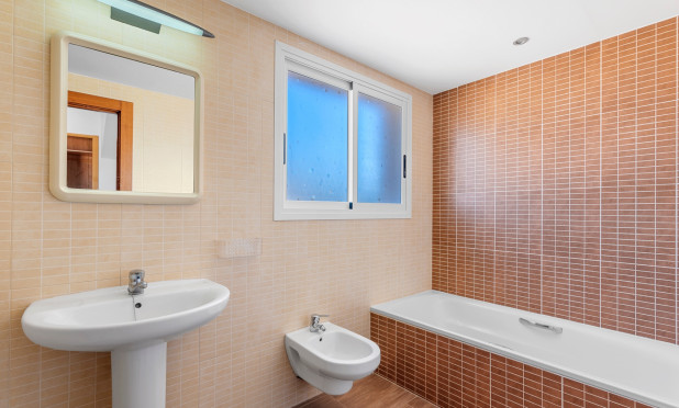 Resale - Villa - L'alfas Del Pi - Alfas del Pí