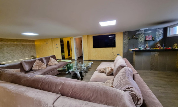 Resale - Villa - Torrevieja - La Mata