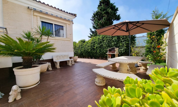 Resale - Villa - Torrevieja - La Mata
