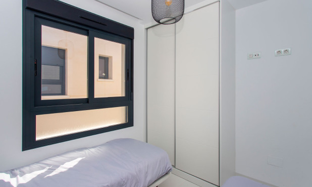 Alquiler a largo plazo - Apartamento / piso - San Miguel de Salinas