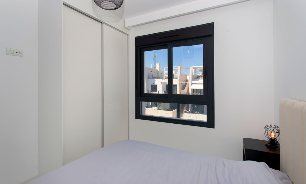 Alquiler a largo plazo - Apartamento / piso - San Miguel de Salinas