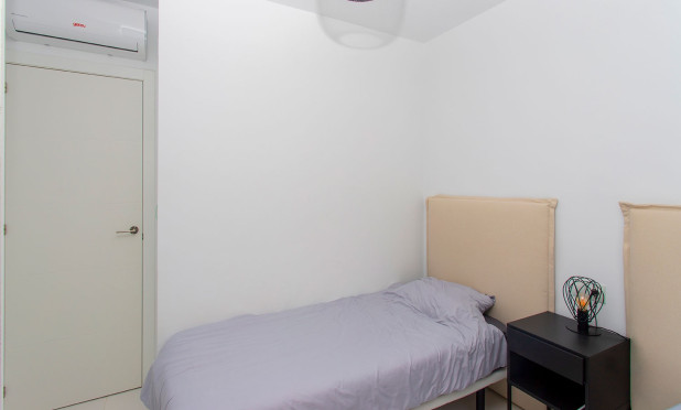 Alquiler a largo plazo - Apartamento / piso - San Miguel de Salinas