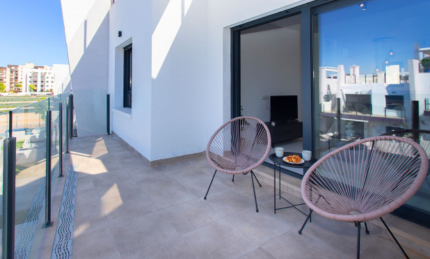 Alquiler a largo plazo - Apartamento / piso - San Miguel de Salinas