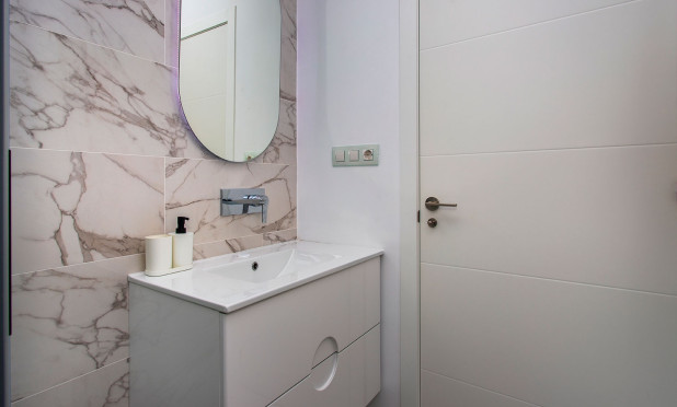 Alquiler a largo plazo - Apartamento / piso - San Miguel de Salinas