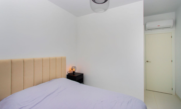 Alquiler a largo plazo - Apartamento / piso - San Miguel de Salinas