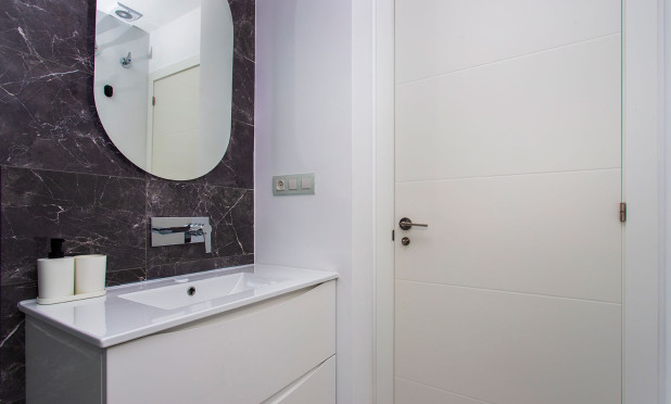 Alquiler a largo plazo - Apartamento / piso - San Miguel de Salinas