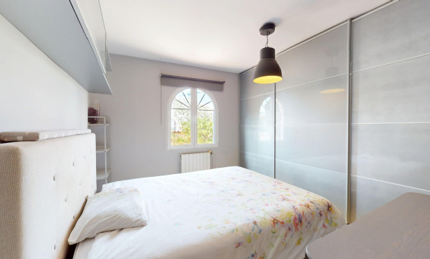 Resale - Villa - Orihuela Costa - La Zenia