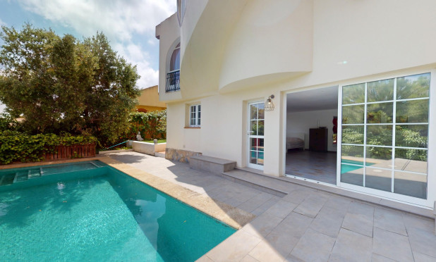 Resale - Villa - Orihuela Costa - La Zenia