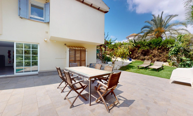 Resale - Villa - Orihuela Costa - La Zenia