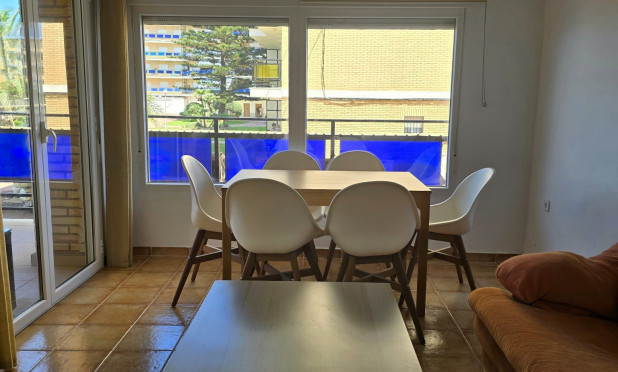 Odsprzedaż - Mieszkanie w bloku - Denia - Les Marines - Las Marinas