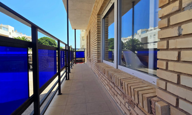 Odsprzedaż - Mieszkanie w bloku - Denia - Les Marines - Las Marinas