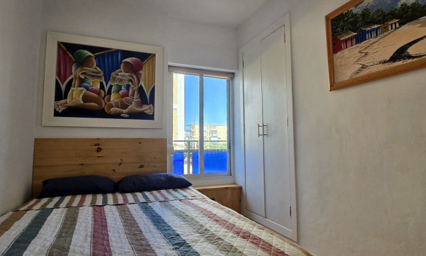 Odsprzedaż - Mieszkanie w bloku - Denia - Les Marines - Las Marinas