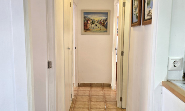 Odsprzedaż - Mieszkanie w bloku - Denia - Les Marines - Las Marinas