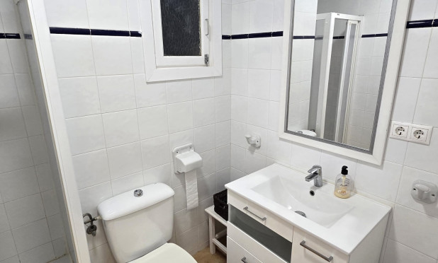 Odsprzedaż - Mieszkanie w bloku - Denia - Les Marines - Las Marinas