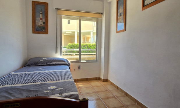 Odsprzedaż - Mieszkanie w bloku - Denia - Les Marines - Las Marinas