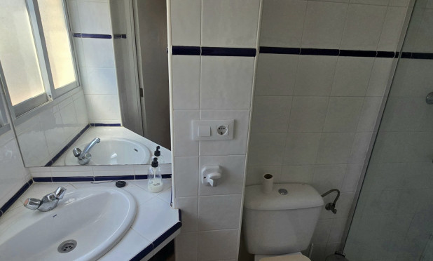 Odsprzedaż - Mieszkanie w bloku - Denia - Les Marines - Las Marinas