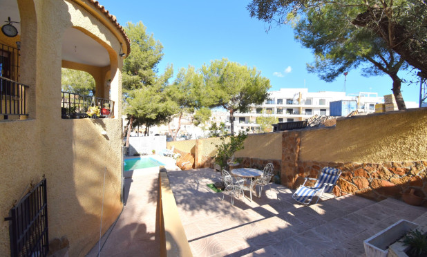 Resale - Detached Villa - Orihuela Costa - Villamartin