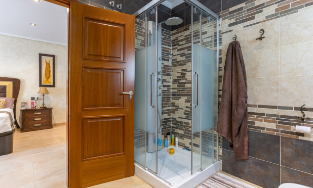 Resale - Villa - Los Montesinos - La Herrada