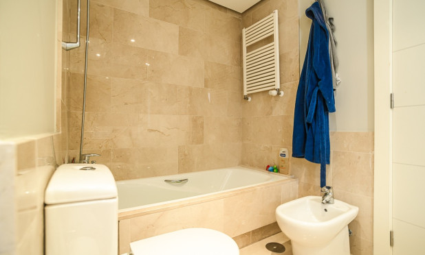 Resale - Villa - San Miguel de Salinas - Las Colinas Golf