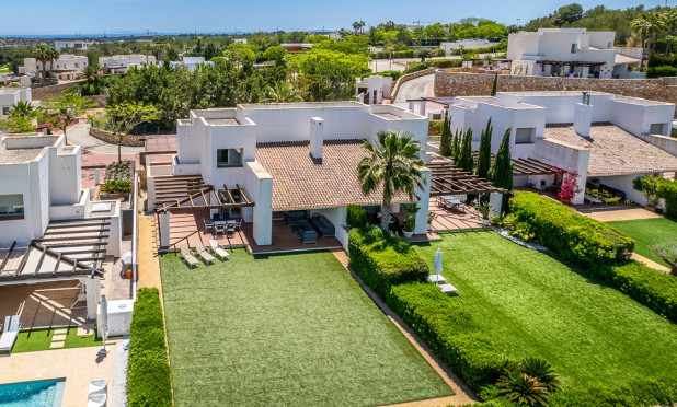 Resale - Villa - San Miguel de Salinas - Las Colinas Golf