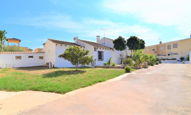 Wiederverkauf - Detached Villa - Orihuela Costa - Villamartin