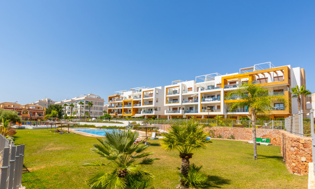 Resale - Apartment / flat - Orihuela Costa - Villamartín