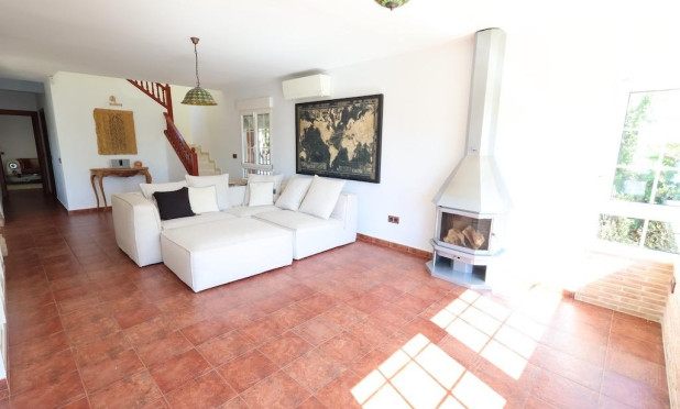 Resale - Villa - Orihuela Costa - Villamartín