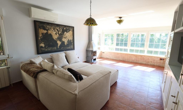 Resale - Villa - Orihuela Costa - Villamartín