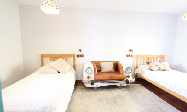 Resale - Villa - Orihuela Costa - Villamartín