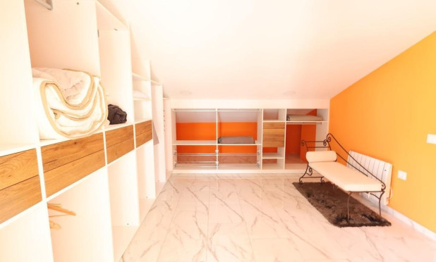 Resale - Villa - Orihuela Costa - Villamartín