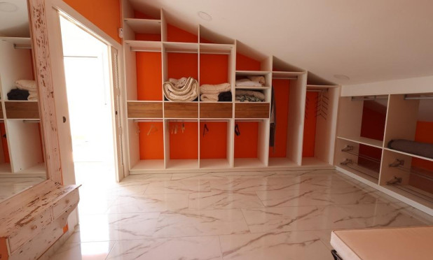 Resale - Villa - Orihuela Costa - Villamartín