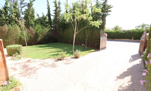 Resale - Villa - Orihuela Costa - Villamartín