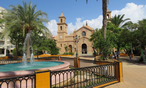 Neue Gebäude - Stadthaus - Torrevieja - Lago Jardin