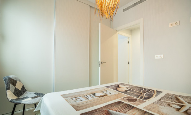 Resale - Apartment / flat - Torrevieja - Playa del Cura