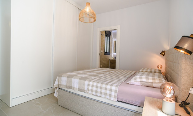 Resale - Apartment / flat - Torrevieja - Playa del Cura