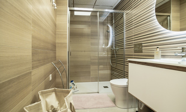 Resale - Apartment / flat - Torrevieja - Playa del Cura