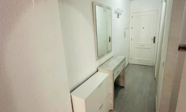 Resale - Apartment / flat - Torrevieja - Parque de las Naciones