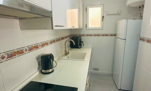 Resale - Apartment / flat - Torrevieja - Parque de las Naciones