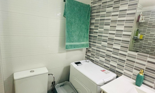 Resale - Apartment / flat - Torrevieja - Parque de las Naciones