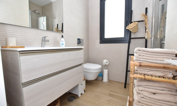 Resale - Apartment / flat - Torrevieja - Los Balcones