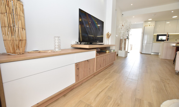 Resale - Apartment / flat - Torrevieja - Los Balcones