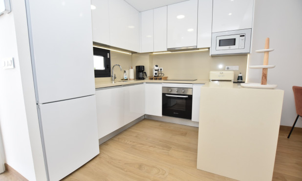 Resale - Apartment / flat - Torrevieja - Los Balcones