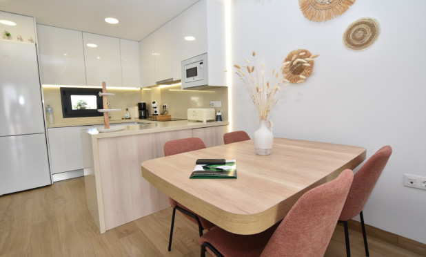 Resale - Apartment / flat - Torrevieja - Los Balcones