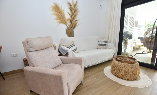 Resale - Apartment / flat - Torrevieja - Los Balcones