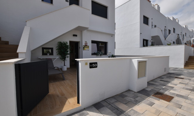 Resale - Apartment / flat - Torrevieja - Los Balcones